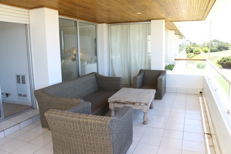 Amplio departamento en alquiler frente a la playa brava