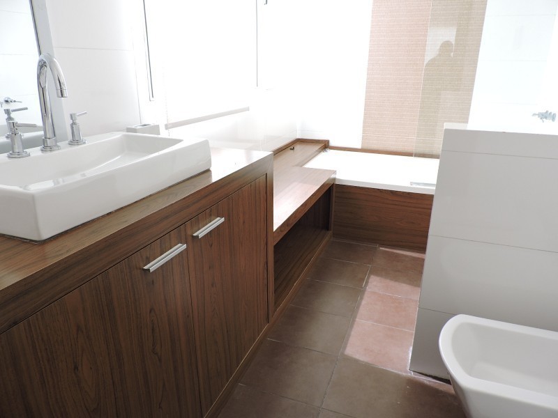 Moderna casa con piscina en Montoya 