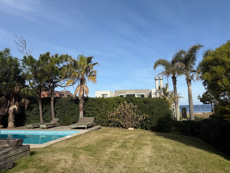 Casa con piscina en Montoya con vistas al mar