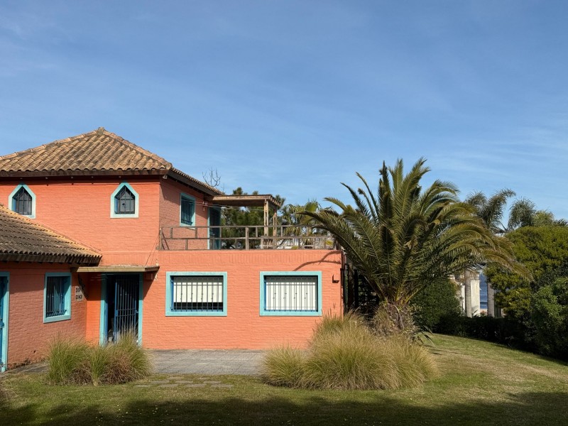 Casa con piscina en Montoya con vistas al mar