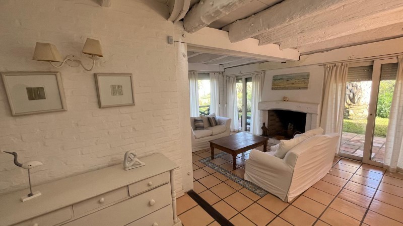 Casa de 4 dormitorios en Montoya 