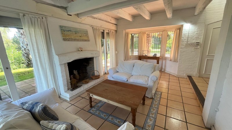 Casa de 4 dormitorios en Montoya 
