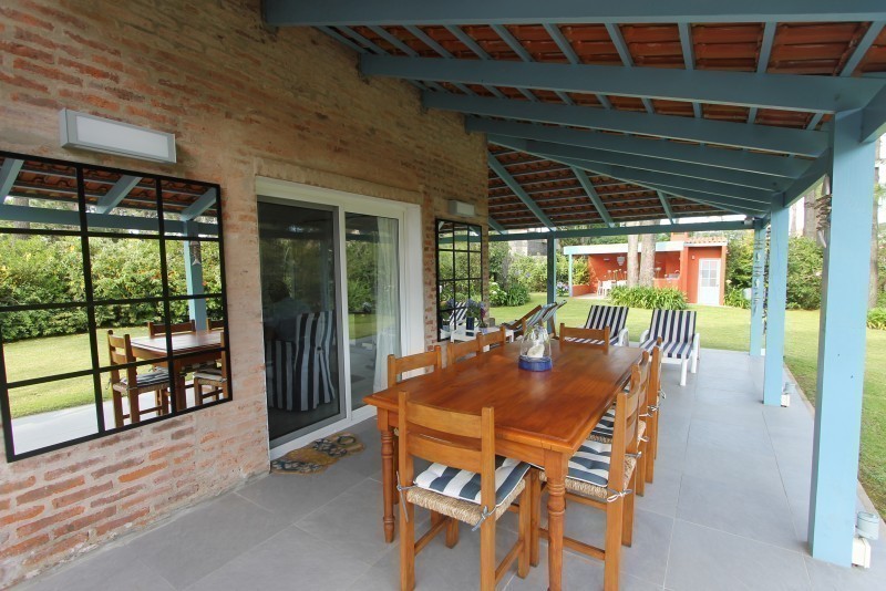 Casa de 4 dormitorios en Montoya 