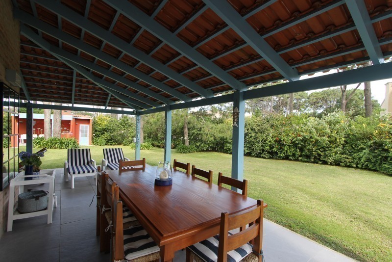 Casa de 4 dormitorios en Montoya 