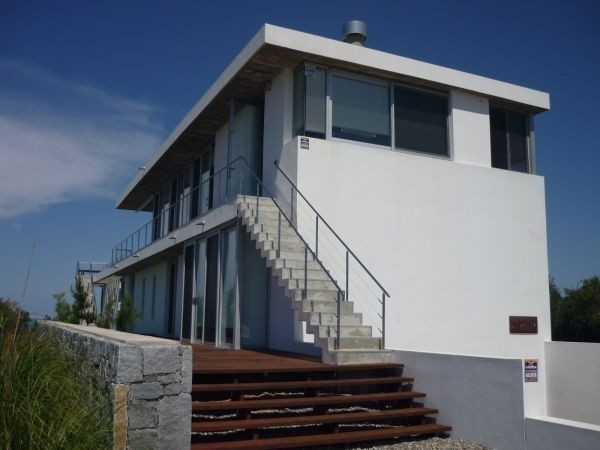 Moderna casa en alquiler en El Chorro con increíbles vistas al mar.