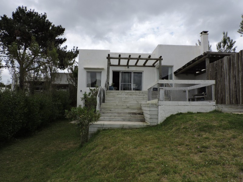 Casa en Barrio Cerrado Altos de Montoya