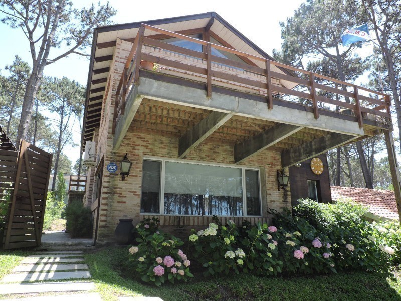Linda Casa en Alquiler en Montoya, La Barra