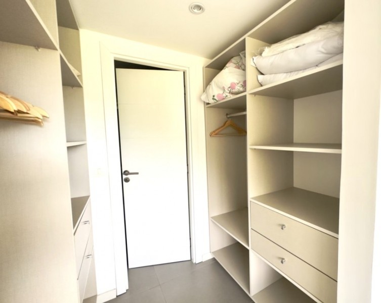 Departamento en alquiler y venta en La Brava