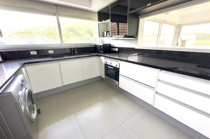 Departamento en alquiler y venta en La Brava