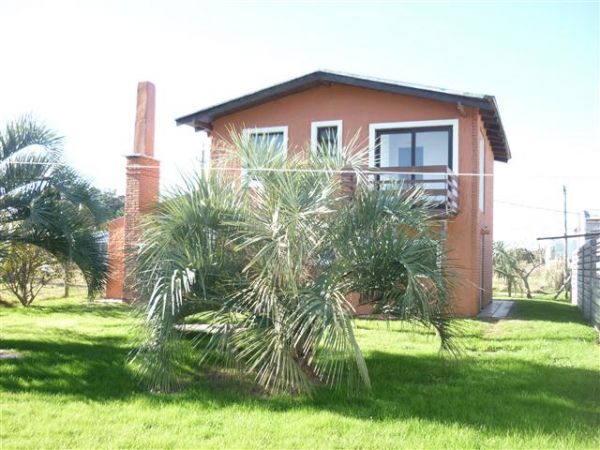 Comoda casa a pocos metros del mar.