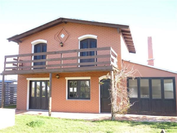 Comoda casa a pocos metros del mar.