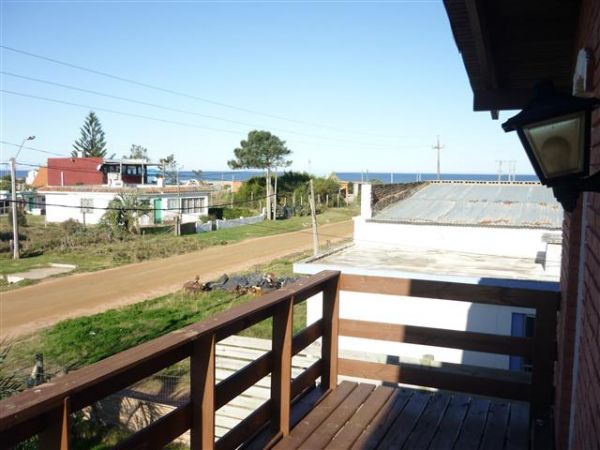 Comoda casa a pocos metros del mar.