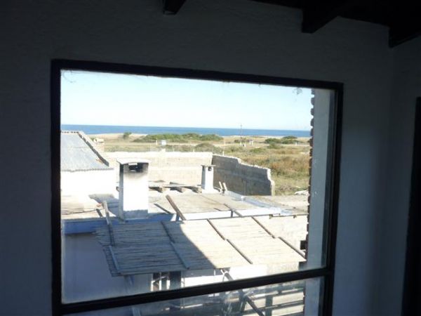 Comoda casa a pocos metros del mar.