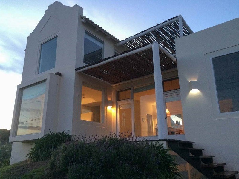 Hermosa casa frente al mar  Altos de Punta Piedras
