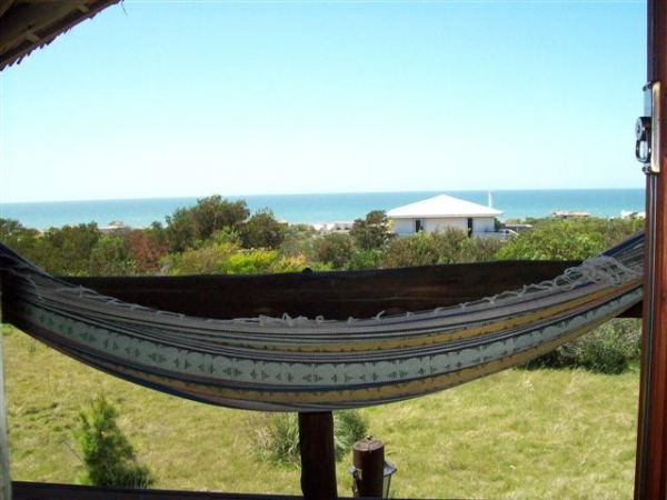 Toda la onda en esta cabaña con vista al mar.