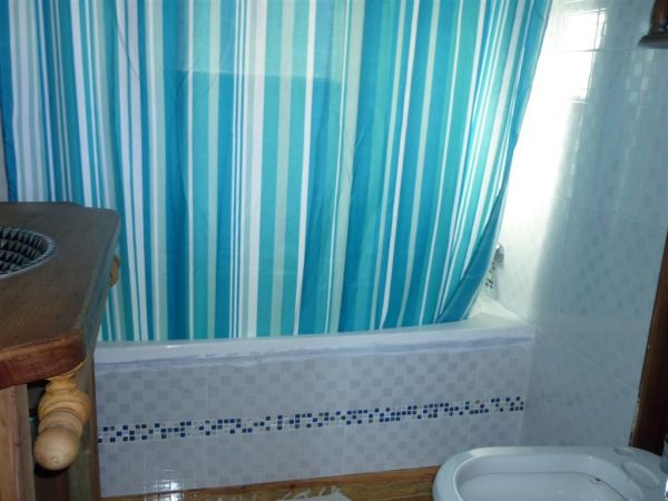 Toda la onda en esta cabaña con vista al mar.
