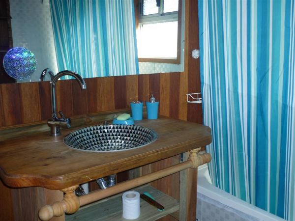 Toda la onda en esta cabaña con vista al mar.
