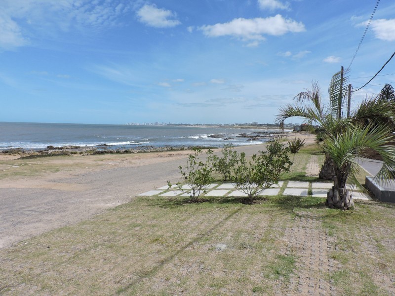 Departamento en venta en La Barra con terraza propia