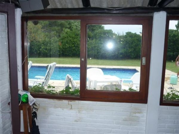 Casa en venta y alquiler en Balneario Buenos Aires.