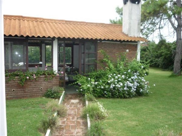 Casa en venta y alquiler en Balneario Buenos Aires.