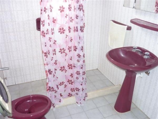 Casa en venta y alquiler en Balneario Buenos Aires.
