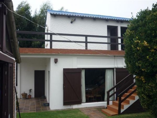 Casa en venta y alquiler en Balneario Buenos Aires.