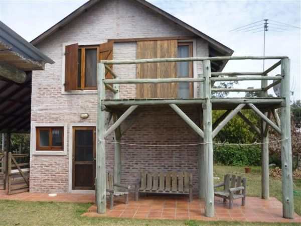 Amplia y acogedora casa ubicada a una cuadra del mar.