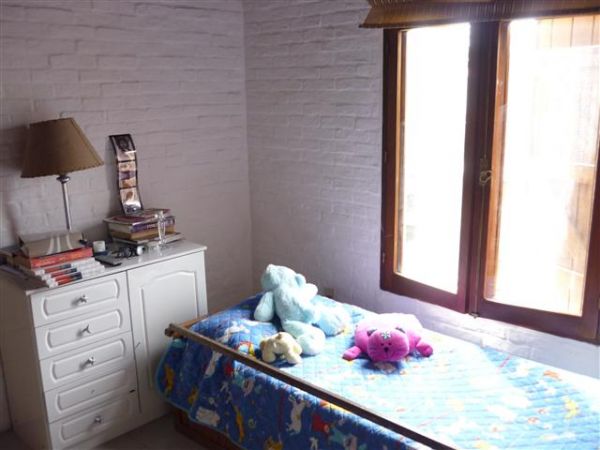 Amplia y acogedora casa ubicada a una cuadra del mar.