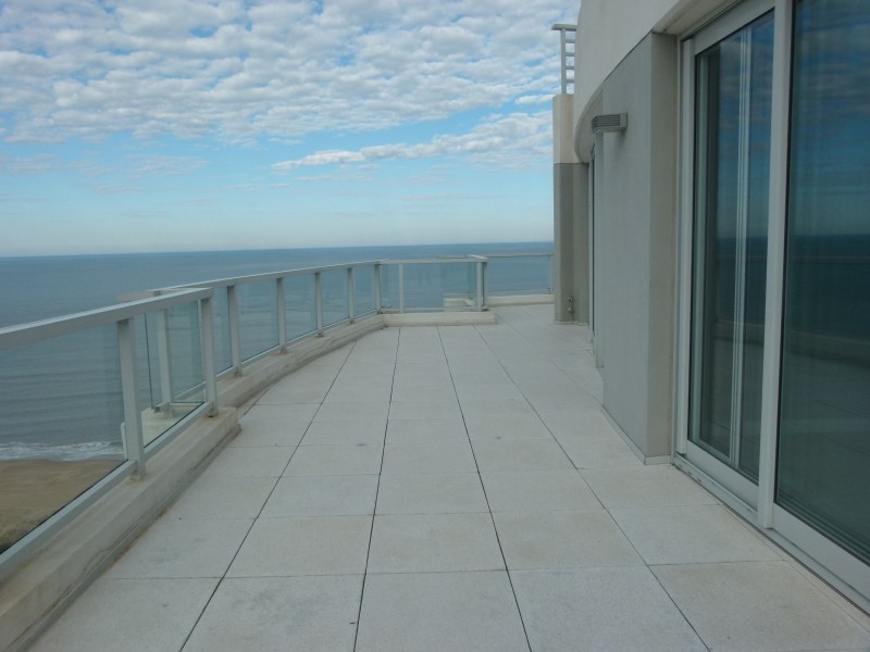 Espectacular penthouse en primera linea en Brava!!