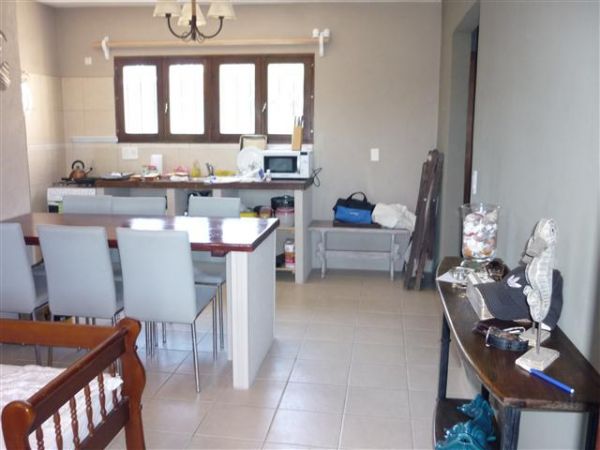Cómoda y acogedora casa a estrenar.