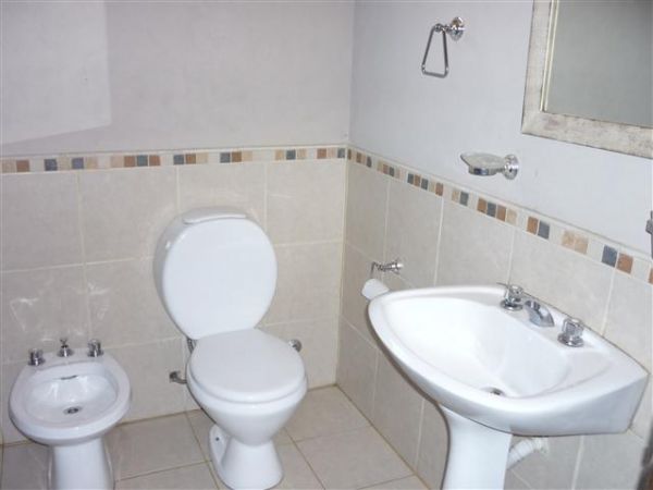 Cómoda y acogedora casa a estrenar.