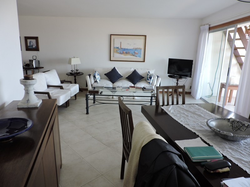 Excelente Penthouse en alquiler y venta frente a Bikini, Manantiales.