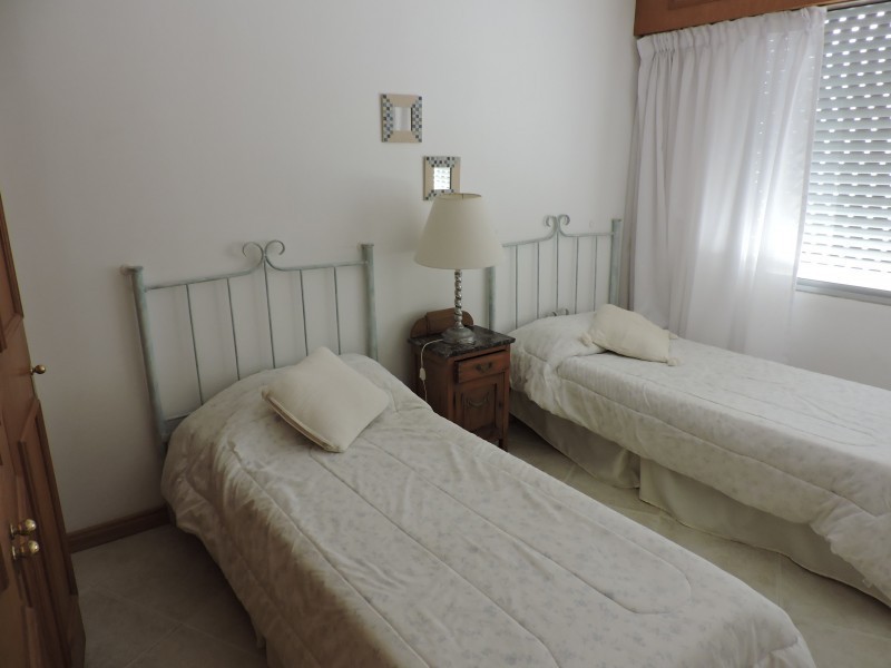 Excelente Penthouse en alquiler y venta frente a Bikini, Manantiales.