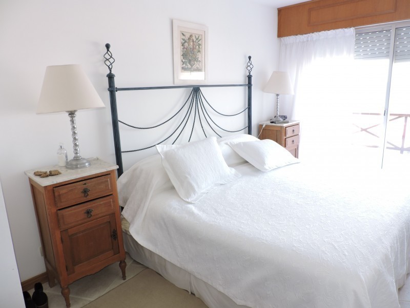 Excelente Penthouse en alquiler y venta frente a Bikini, Manantiales.