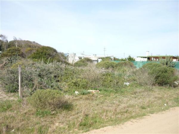 Lote de 450 M2 ubicado a media del mar.