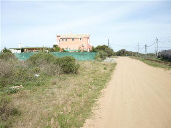 Lote de 450 M2 ubicado a media del mar.
