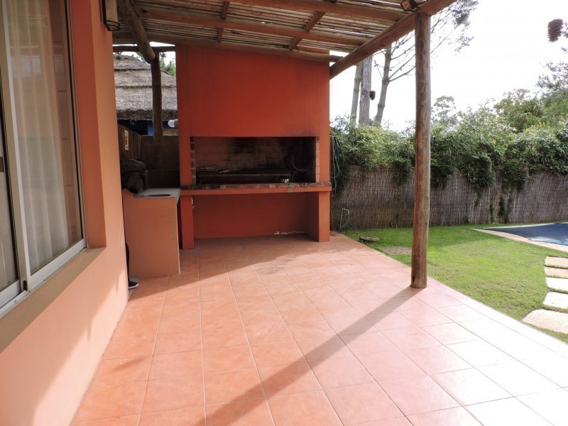Casa en alquiler con piscina en El Tesoro