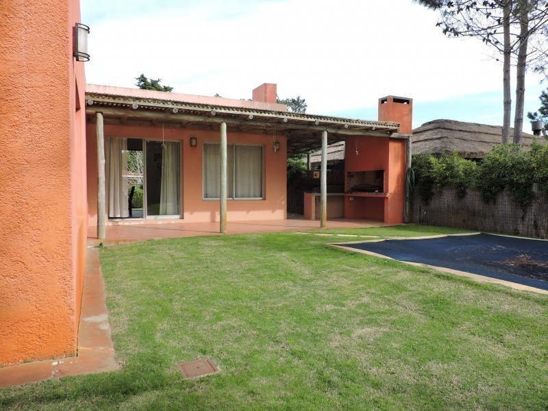 Casa en alquiler con piscina en El Tesoro