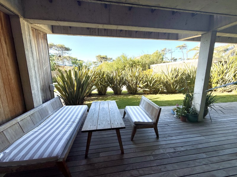 Departamento de 1 dormitorio en Manantiales con jardin