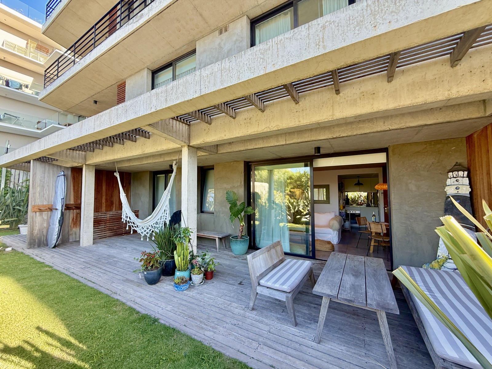 Departamento de 1 dormitorio en Manantiales con jardin