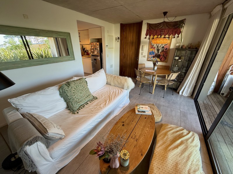 Departamento de 1 dormitorio en Manantiales con jardin