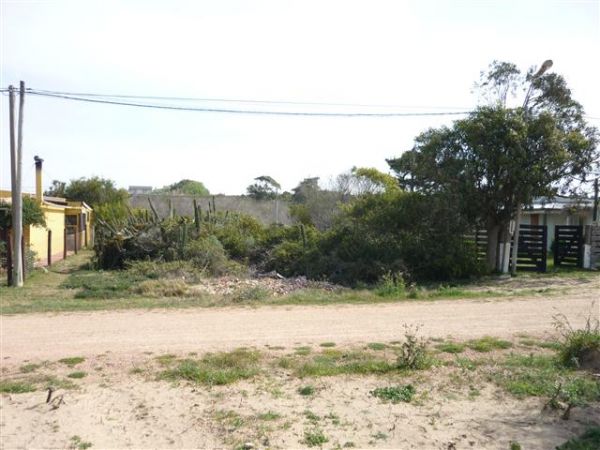 Lote de 450 M2 a media cuadra del mar
