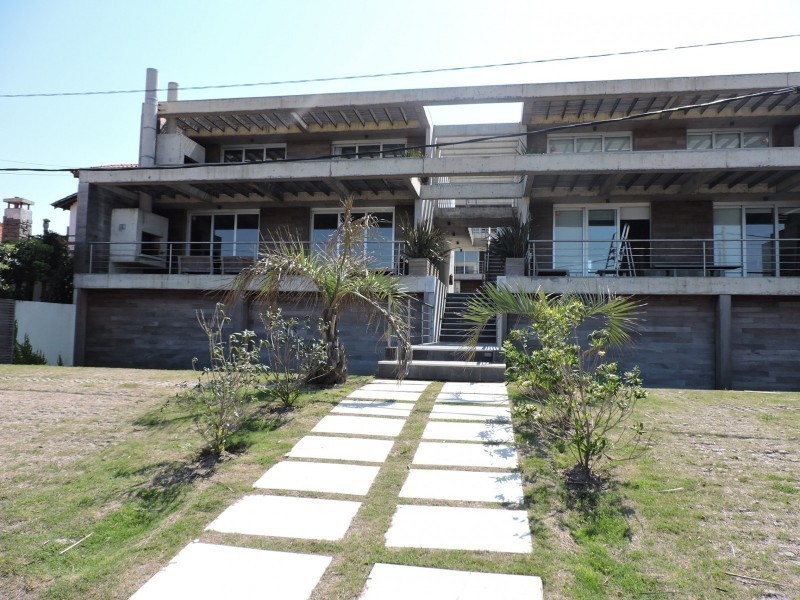 Departamento frente al mar en Montoya.