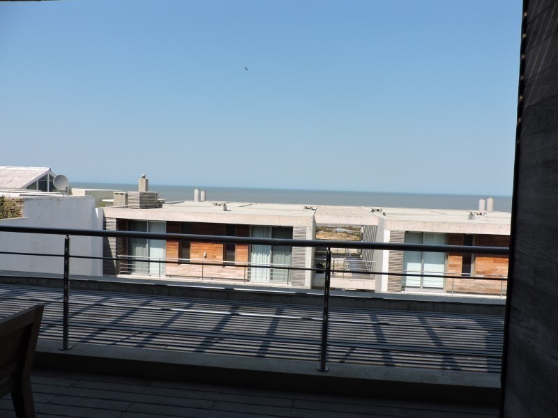 Departamento frente al mar en Montoya.