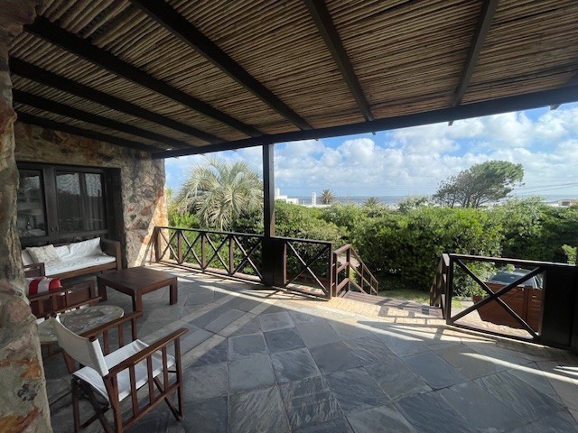 Casa en alquiler con pileta en la desembocadura