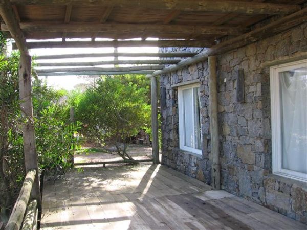 Calida casa ubicada a pocos metros del mar.