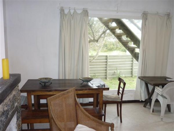 Calida casa ubicada a pocos metros del mar.
