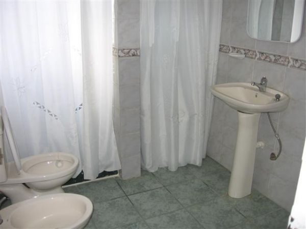 Calida casa ubicada a pocos metros del mar.
