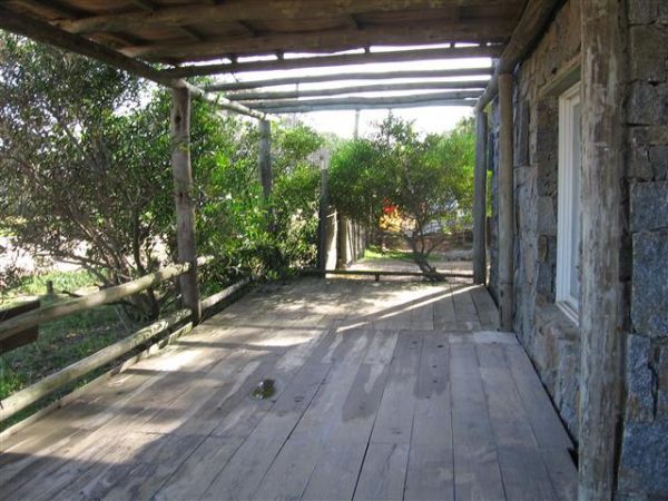 Calida casa ubicada a pocos metros del mar.