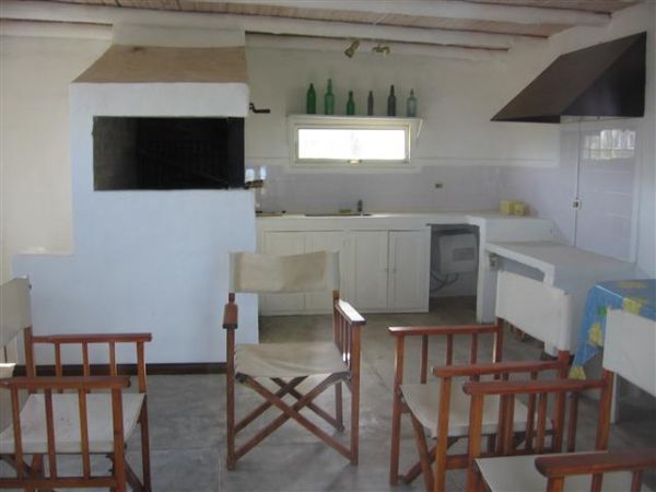 Calida casa ubicada a pocos metros del mar.